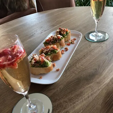 Luxueus Nieuw Zonnig Hoekappartement Seaview Heldenplein - Ruime Garagebox - 2 Fietsen Apartment *