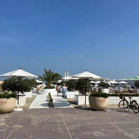 Апартаменты Luxueus Nieuw Zonnig Hoekappartement Seaview Heldenplein - Ruime Garagebox - 2 Fietsen *
