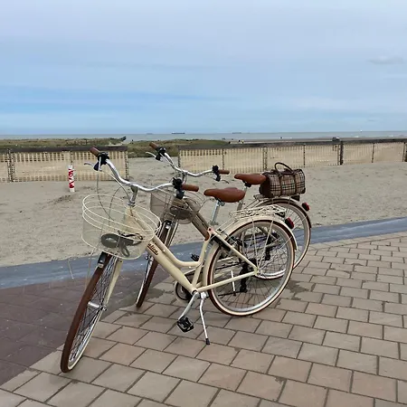 Luxueus Nieuw Zonnig Hoekappartement Seaview Heldenplein - Ruime Garagebox - 2 Fietsen Knokke-Heist